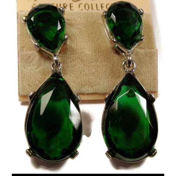 Kenneth Jay Lane Emerald-Color‎ Teardrop Silver Clip Earrings - Picture 1 of 10